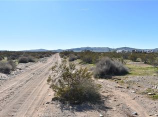 25 Frontier Rd, Helendale, CA 92342