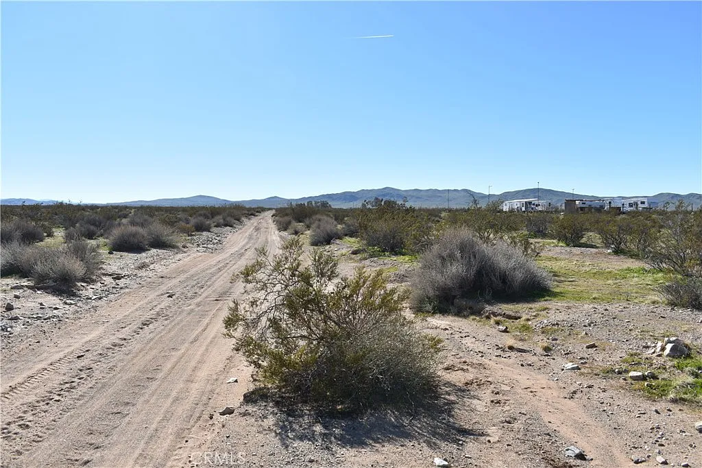 25 Frontier Rd photo 1