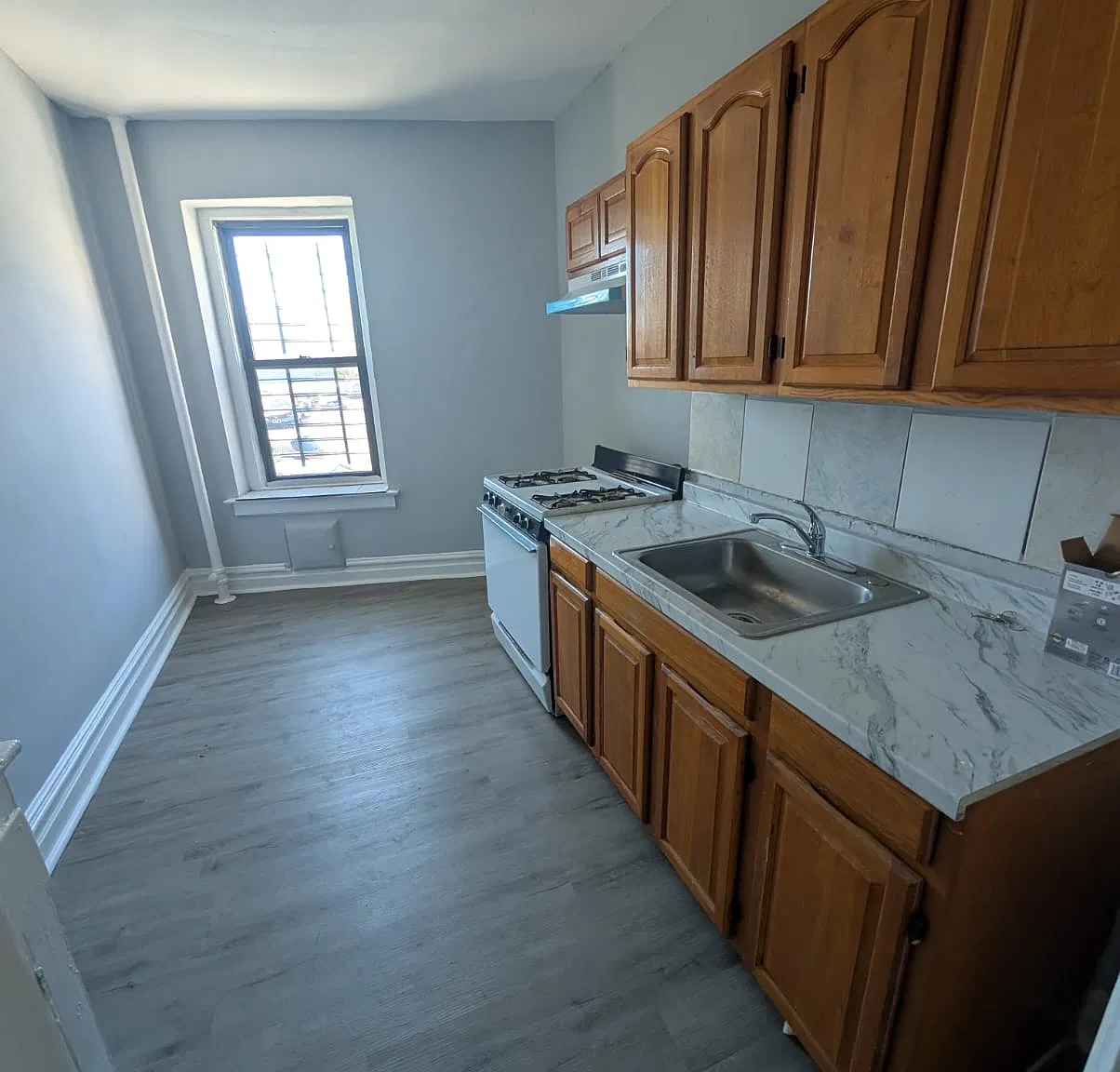 160 Ellis Ave — Photo 1