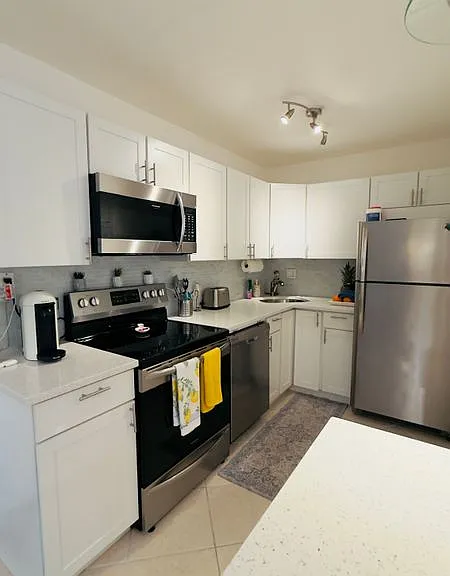 702 SE 2nd Ave #405 — Photo 7