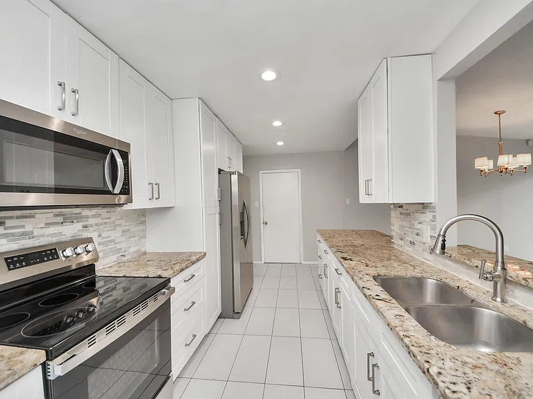 5602 Dryad Dr — Photo 10