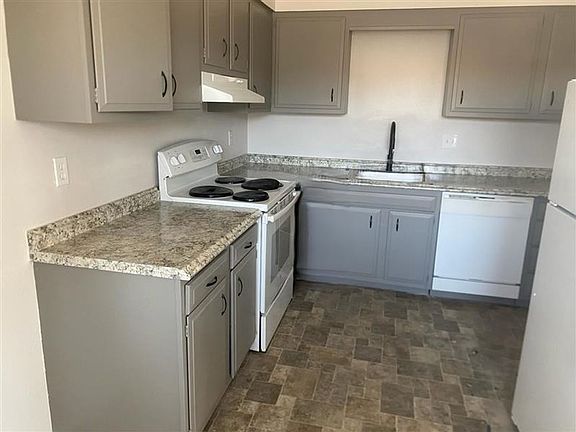 3rd image of 2947 Glendale Dr Unit 1
