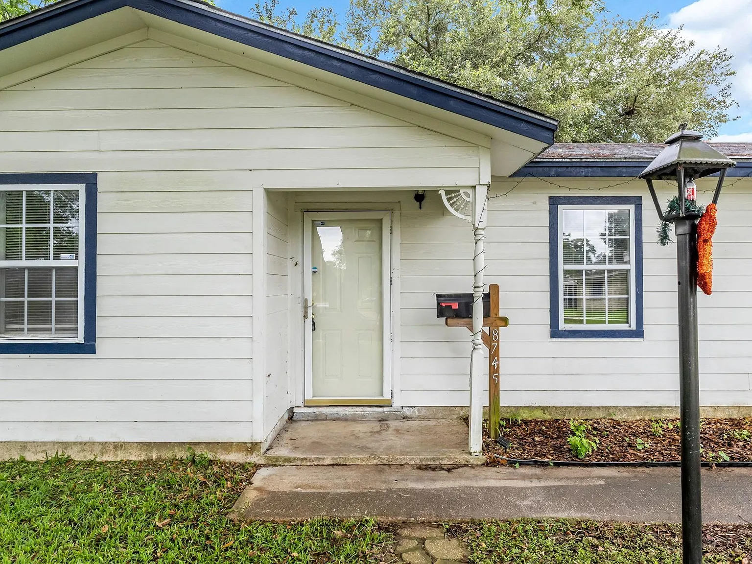 3 bed, 2.0 bath, 1166 sqft, $1,650 — Photo 3