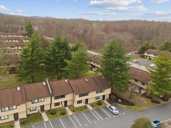 505 Chelsea Cove S, Hopewell Junction, NY 12533