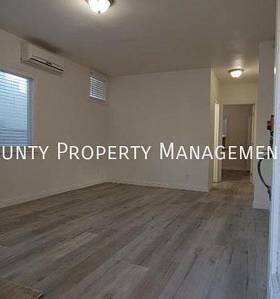 2nd image of 706 Lindaraxa Park S