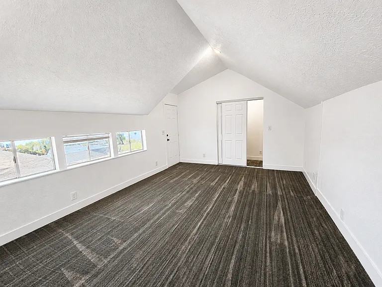13224 S Redwood Rd — Photo 27
