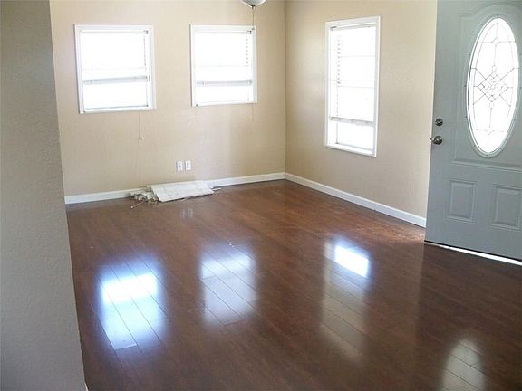 3rd image of 517 Plum St