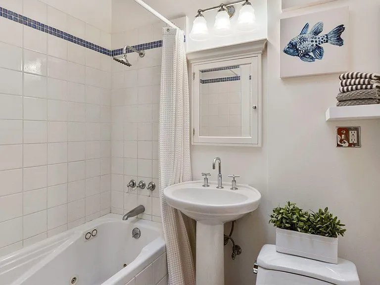 834 Ramona Ave — Photo 10