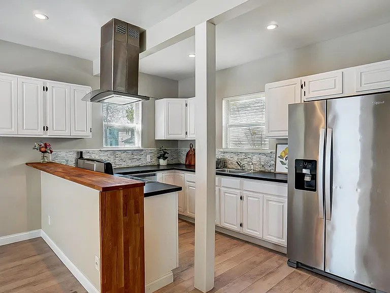 147 Whitethorne Ave — Photo 5