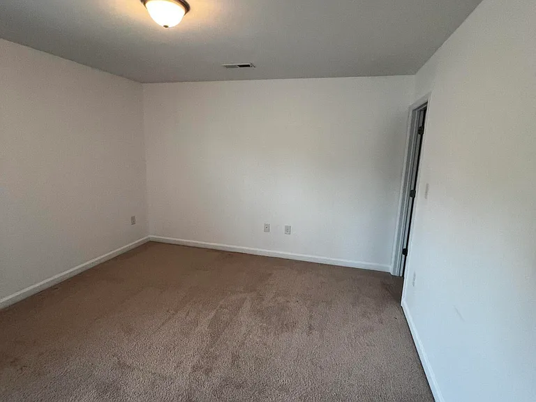 608 Cheltenham Dr — Photo 32