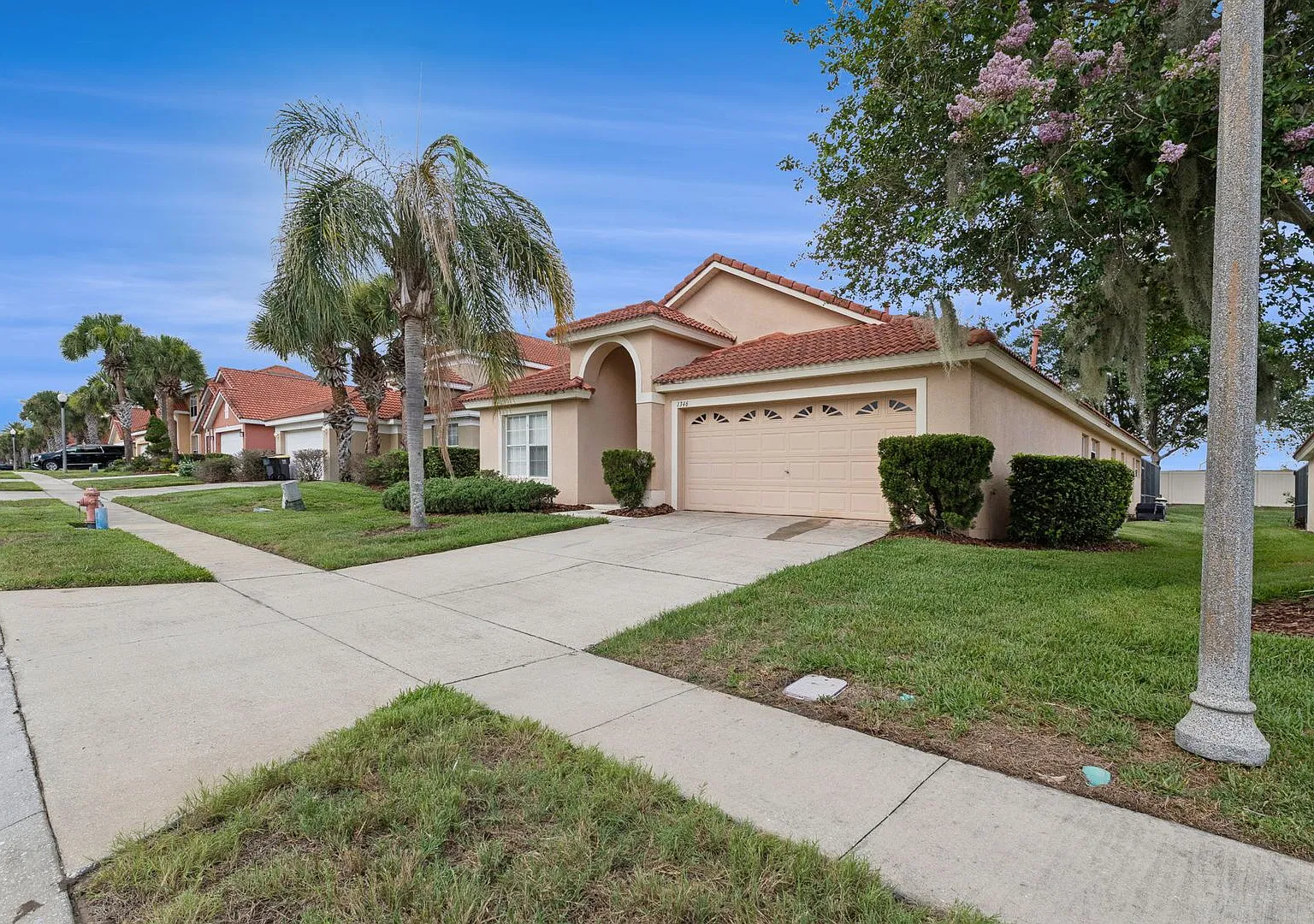 Welcome home to this beautiful 4-bedroom, 3-bathroom Pool Home with Hot Tub located in a gated co... — Photo 3