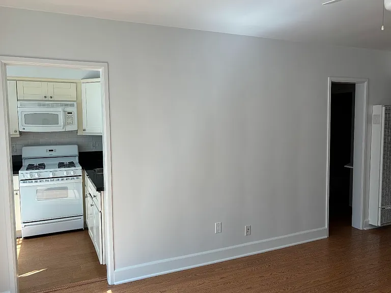 821 S Serrano Ave #4 — Photo 10