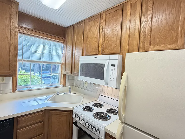 819 S Alfred St #2 — Photo 10