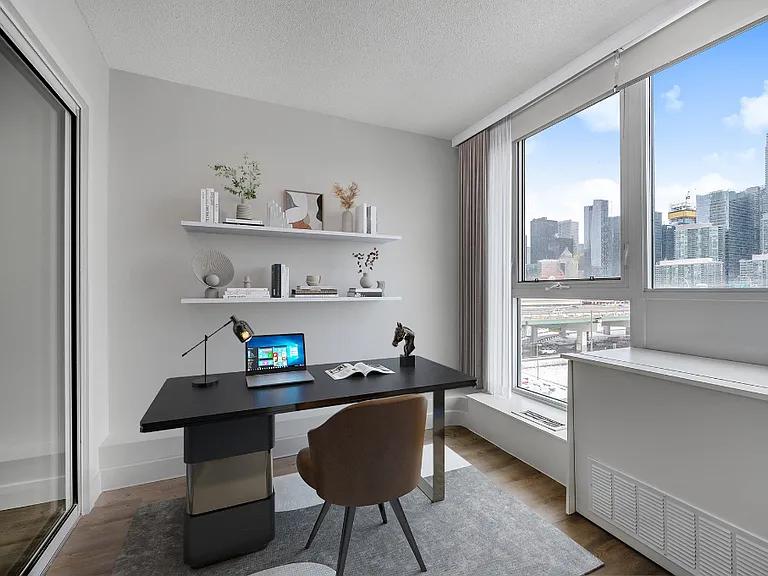 350 Queens Quay W — Photo 7