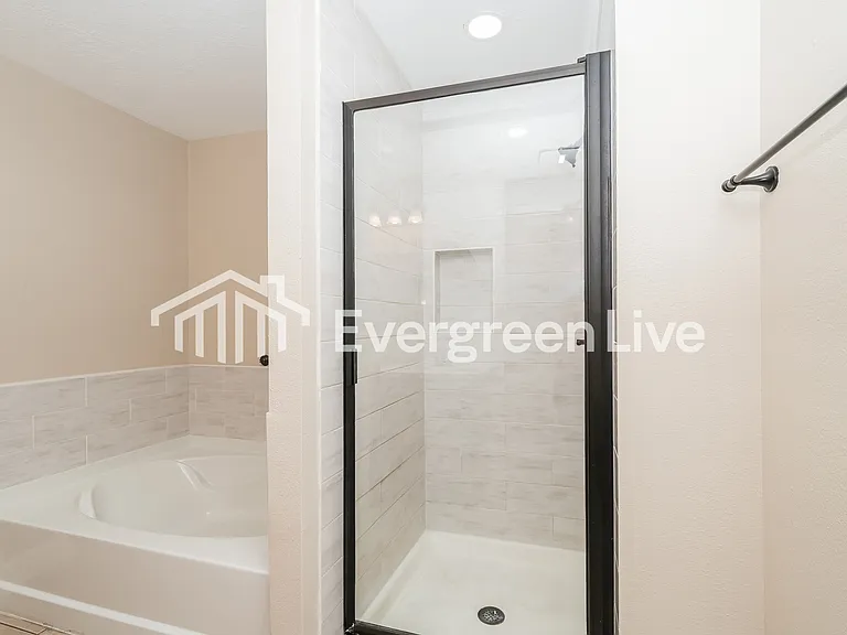 18034 Lago Forest Dr — Photo 7