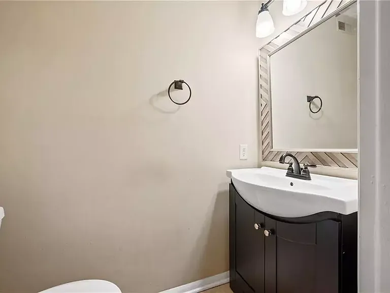909 Fluvanna Rd — Photo 11