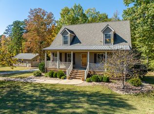 690 Sandie Point Dr, Clarksville, VA