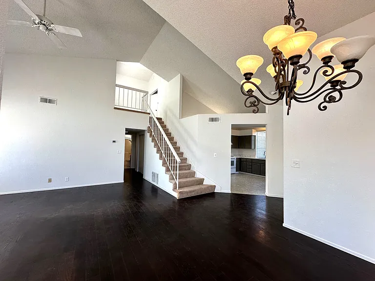 528 Fuchsia Dr — Photo 5