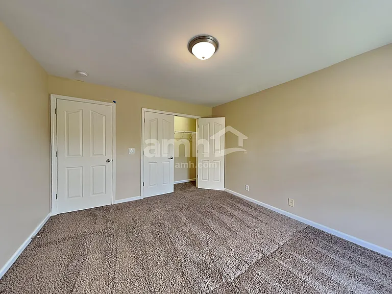 1068 Blairfield Dr — Photo 13
