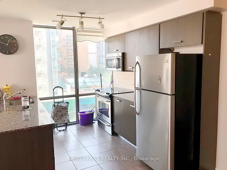 832 Bay St #505 — Photo 9