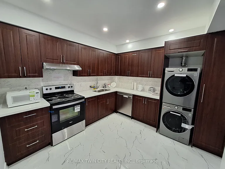 15 Spring Creek St — Photo 10
