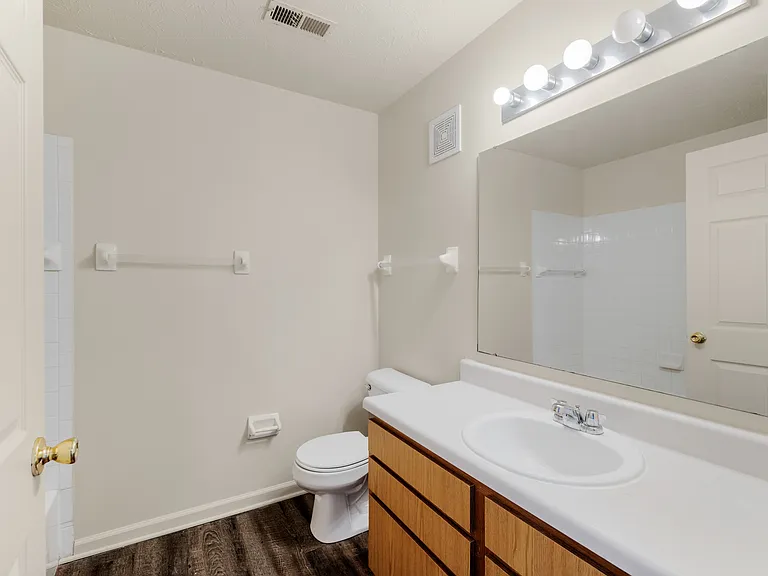 Springview Apartments — Photo 40
