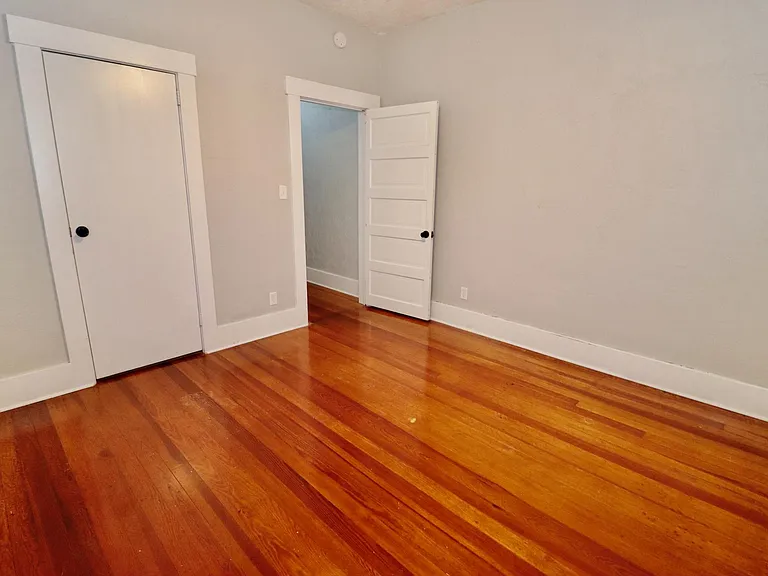 334 Clark Ave — Photo 13