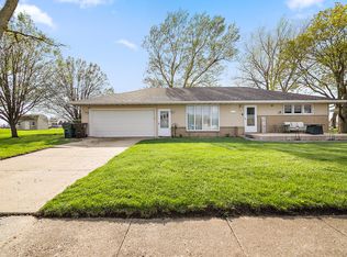 325 N Elm St, Herscher, IL 60941