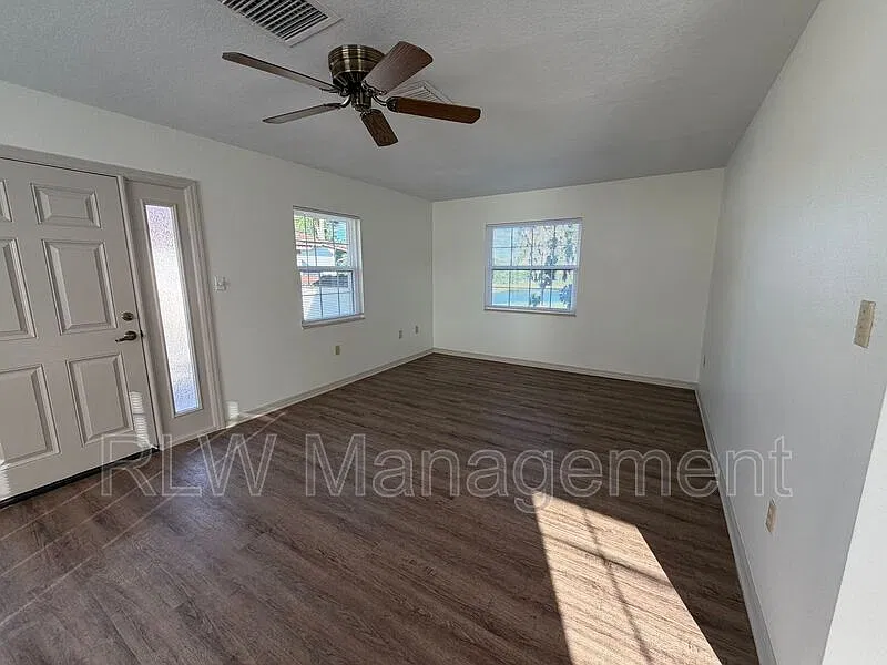 1 bed, 1.0 bath, 1400 sqft, $1,400 — Photo 4