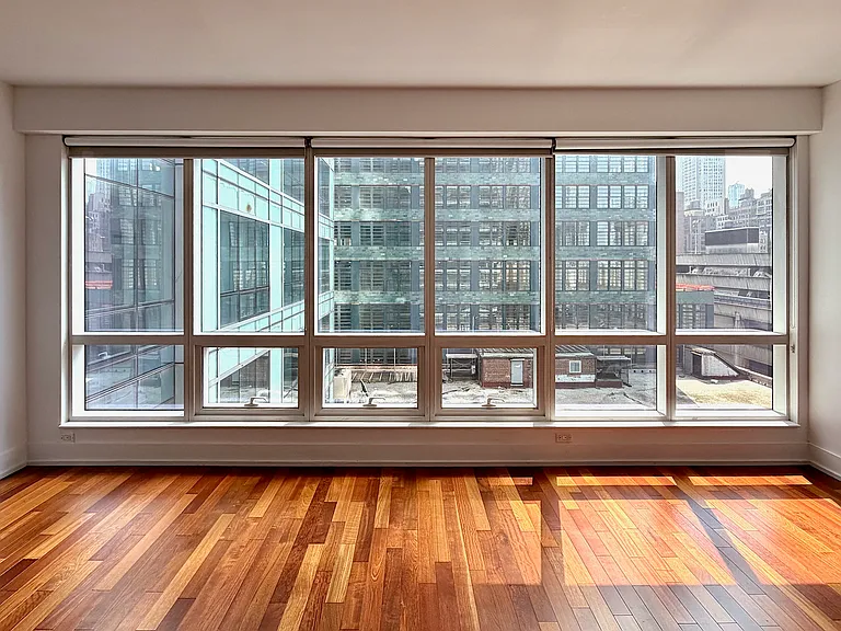 350 W 42nd St #10I — Photo 1