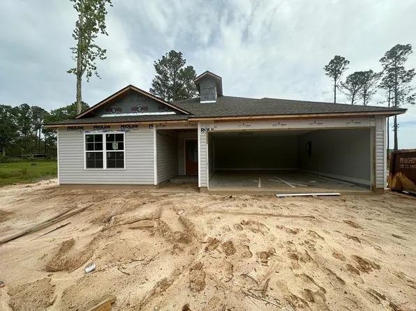 63 Swindle St, Ray City, GA 31645