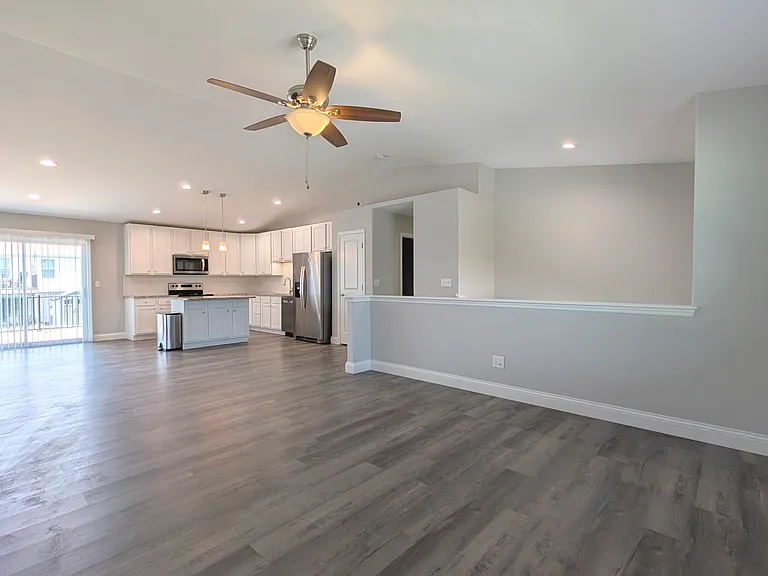 1117 Baseball Dr — Photo 4