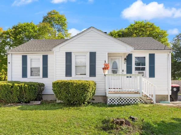 31 Hope St, Brockton, MA 02302