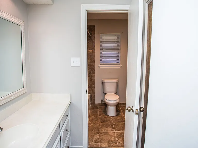 3401 Essex Ave — Photo 18