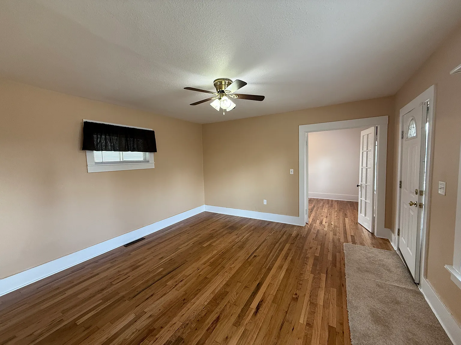 1 bed, 681 sqft, $1,350 — Photo 2