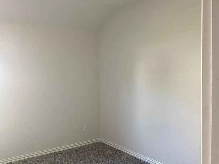 514 Janette Ct — Photo 16