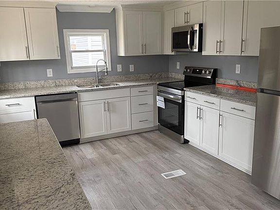 5th image of 302 La Quinta Dr