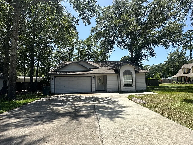 128 Royal Acres Cir — Photo 1