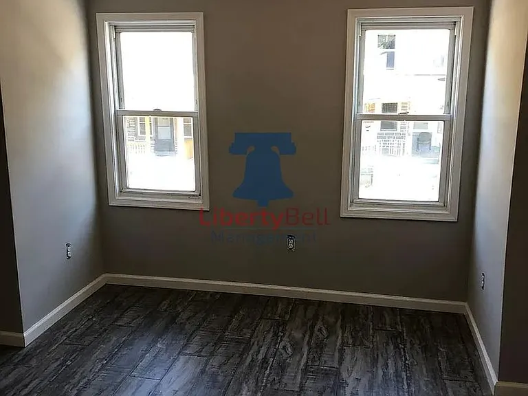 5810 Crittenden St — Photo 11