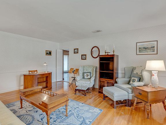 5th image of 1145 Townsend Blvd