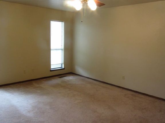 5th image of 3324 W 29th Ct