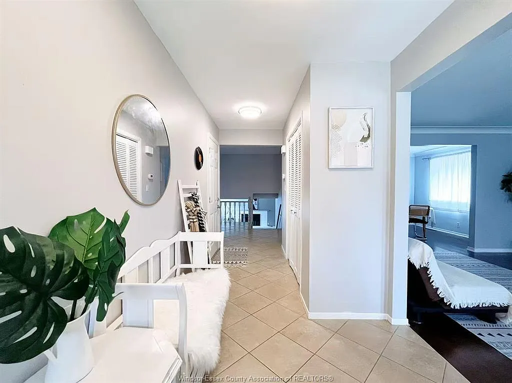 4 bed, $2,950 — Photo 2