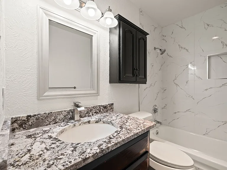 2043 Beverly Hills Ln — Photo 9