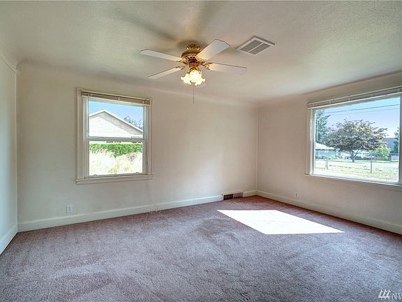 5th image of 10514 25th Ave E