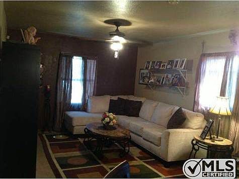 2nd image of 1012 Omelveny Ave
