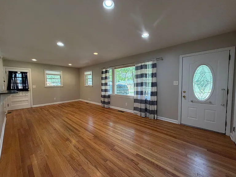 117 Benton Dr NW — Photo 4
