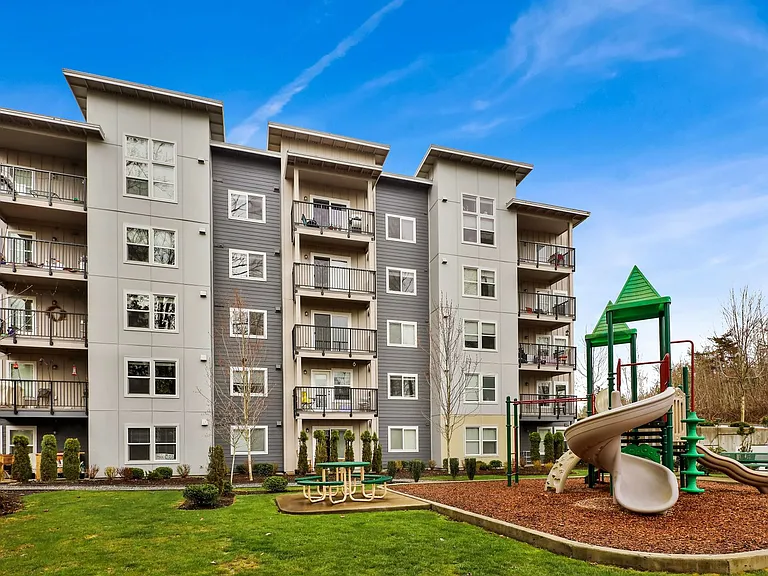 Tremezzo Apartments — Photo 19