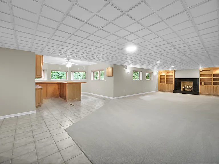 36W244 Fieldcrest Dr — Photo 43