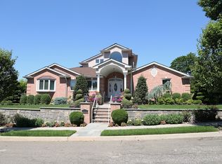 630 Boelsen Dr, Westbury, NY 11590