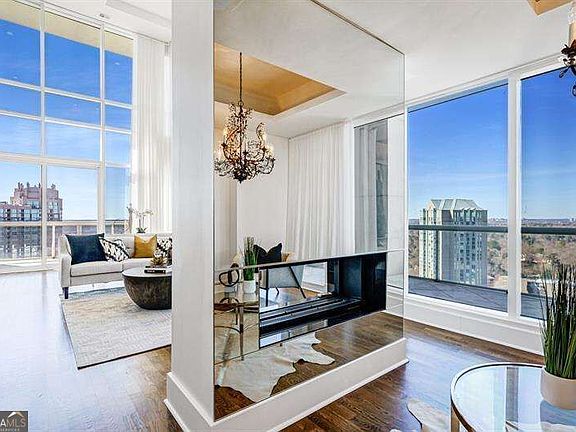 4th image of 2881 Peachtree Rd NE APT 2405